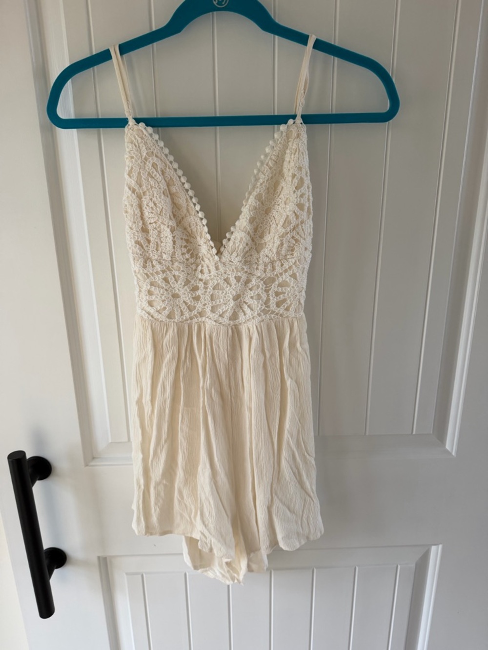 ILLA ILLA Cream Crochet Lace V-Neck Romper